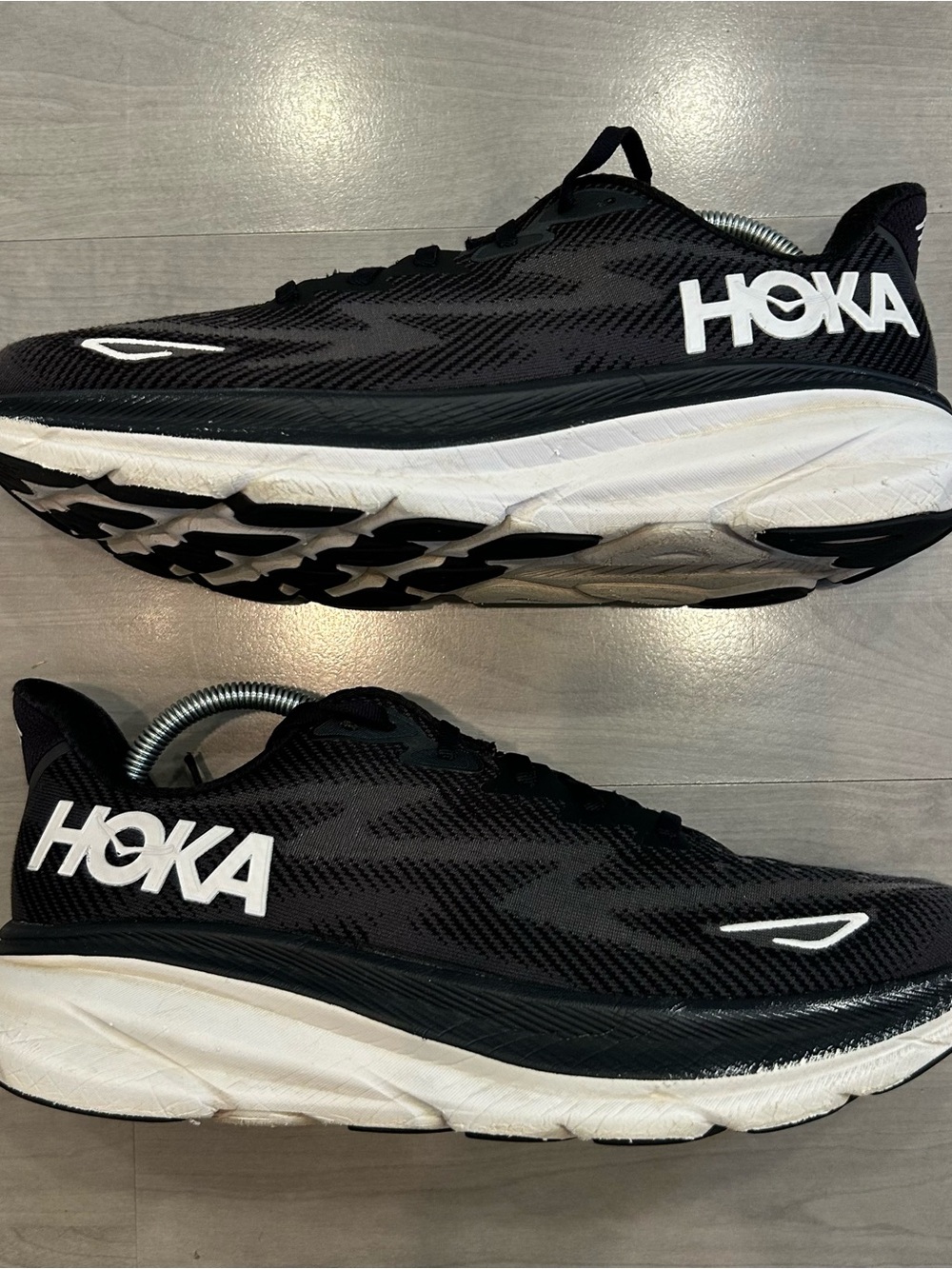 HOKA Clifton 9 Men’s Size 10.5 D Black White Running Shoes Sneakers 1127895-BWHT